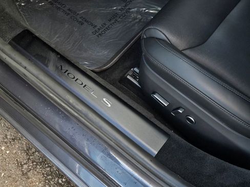 Used 2023 Tesla Model S Standard Range image 15