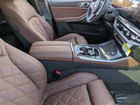 New 2026 BMW X5 M60i w/ Climate Comfort Package image 36