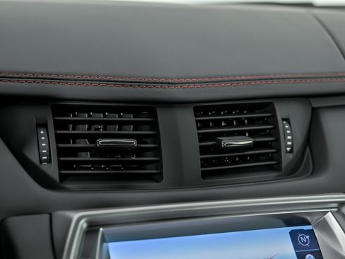 Used 2018 Lamborghini Aventador S image 35