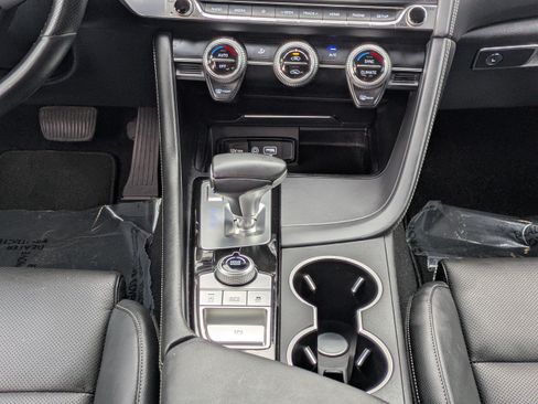 Used 2020 Genesis G70 2.0T RWD image 18