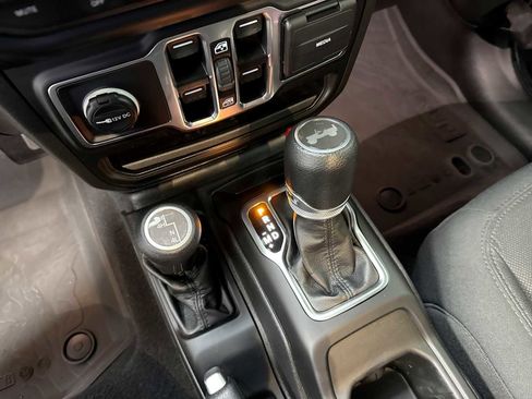 Used 2023 Jeep Wrangler Unlimited Sport image 26