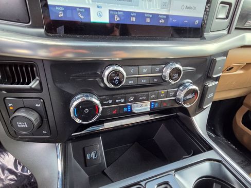 Used 2023 Ford F150 Lariat AWD/4WD image 29