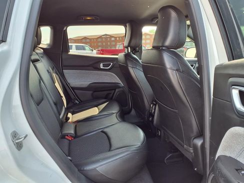 Used 2024 Jeep Compass Latitude AWD/4WD image 24