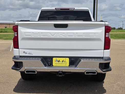Used 2024 Chevrolet Silverado 1500 LT AWD/4WD image 6