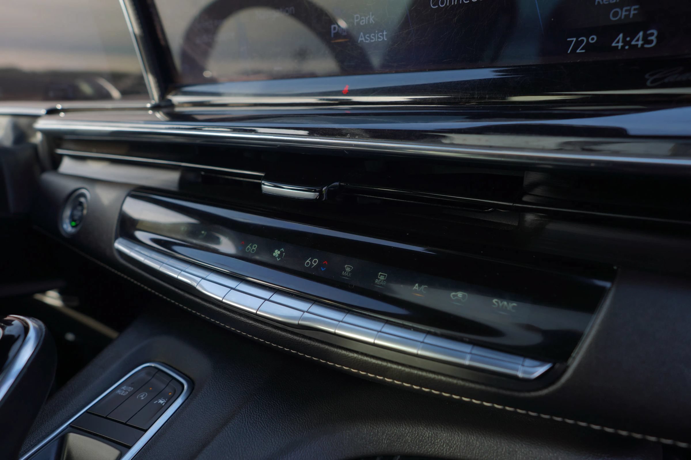 Used 2023 Cadillac Escalade Sport w/ Touring Package AWD/4WD image 20