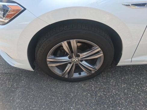 Used 2019 Volkswagen Jetta R-Line w/ R-Line Cold Weather Package FWD image 10