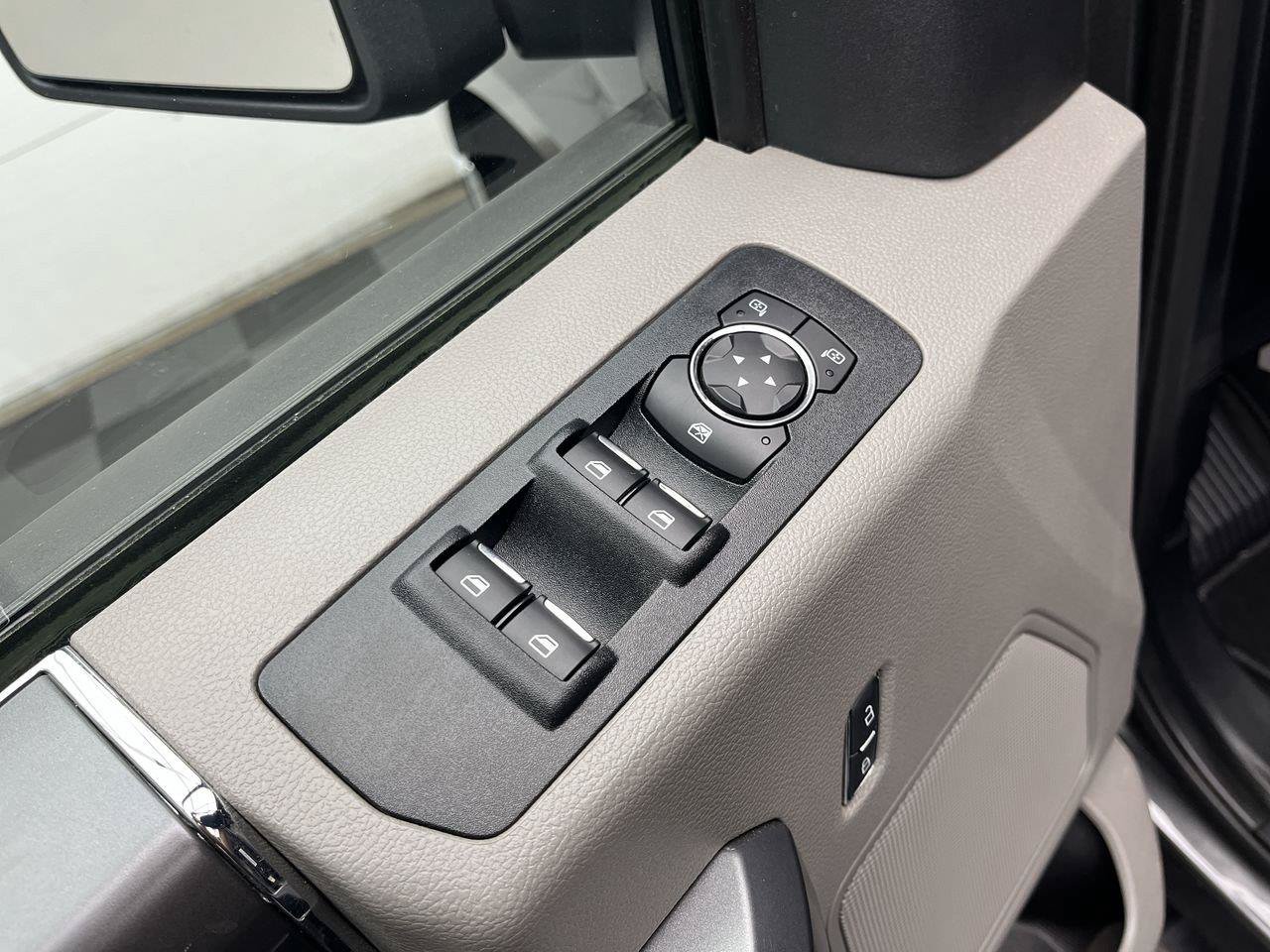 Used 2019 Ford F150 XLT w/ Equipment Group 302A Luxury AWD/4WD image 11