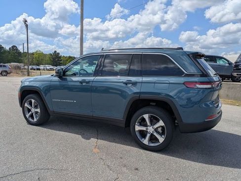 New 2026 Jeep Grand Cherokee Limited w/ Luxury Tech Group II AWD/4WD image 5