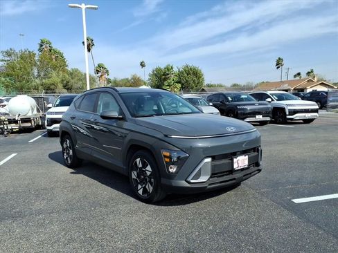 Used 2025 Hyundai Kona SEL image 7