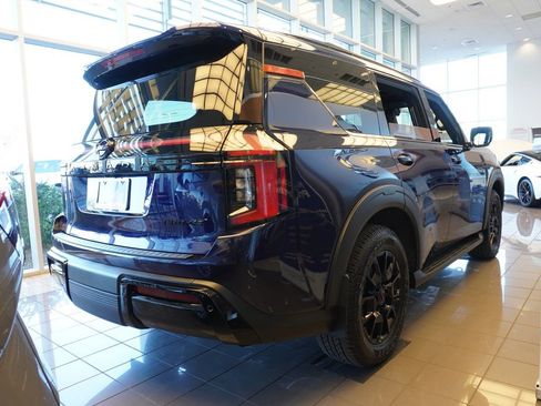 Used 2025 Nissan Armada PRO-4X w/ Pro-4X Premium Package image 3