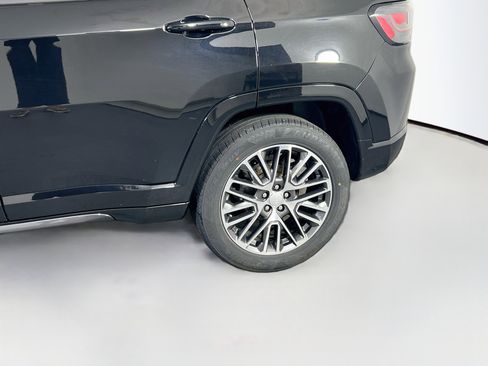 Used 2022 Jeep Compass Limited w/ Elite Group AWD/4WD image 29