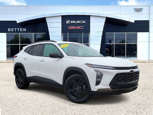 Used 2025 Chevrolet Trax ACTIV w/ Driver Confidence Package image 1