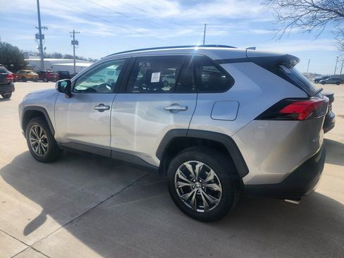 Used 2022 Toyota RAV4 Limited image 3