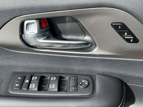 New 2026 Chrysler Pacifica Select w/ S Appearance Package FWD image 24