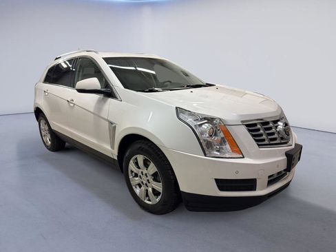 Used 2015 Cadillac SRX Luxury image 1