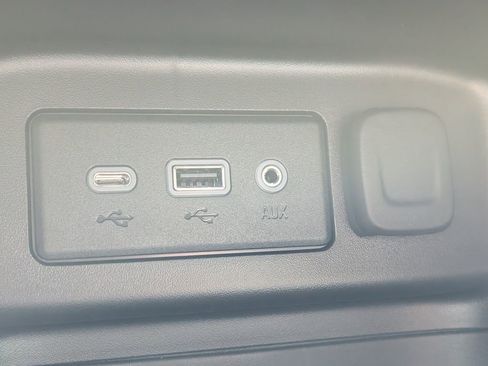 Used 2024 Chevrolet Equinox LS w/ LS Convenience Package FWD image 31