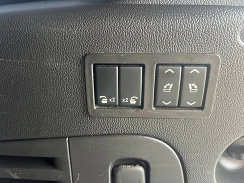 Used 2016 Chevrolet Suburban LTZ AWD/4WD image 12