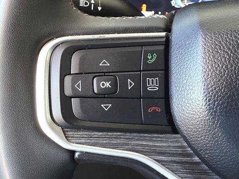 Used 2024 Jeep Wagoneer L Series II RWD image 29