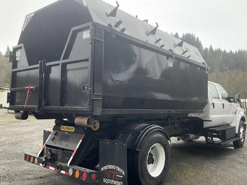 Used 2023 Ford F750 2WD Crew Cab Super Duty image 3