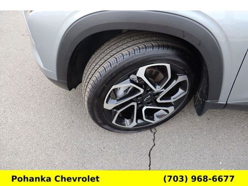 Certified 2025 Chevrolet Trax RS w/ Driver Confidence Package image 28