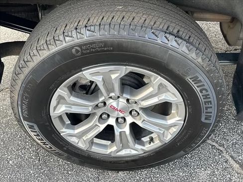 Certified 2025 GMC Sierra 1500 SLT RWD image 35