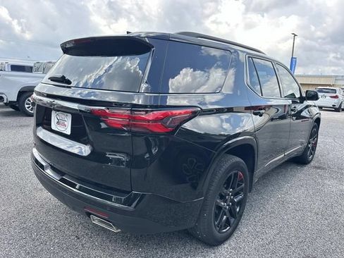 Used 2023 Chevrolet Traverse Premier w/ Redline Edition FWD image 12