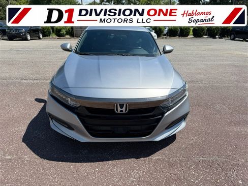 Used 2018 Honda Accord Sport image 6