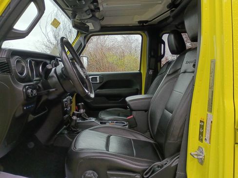 Used 2022 Jeep Wrangler Unlimited Sahara w/ Cold Weather Group image 9