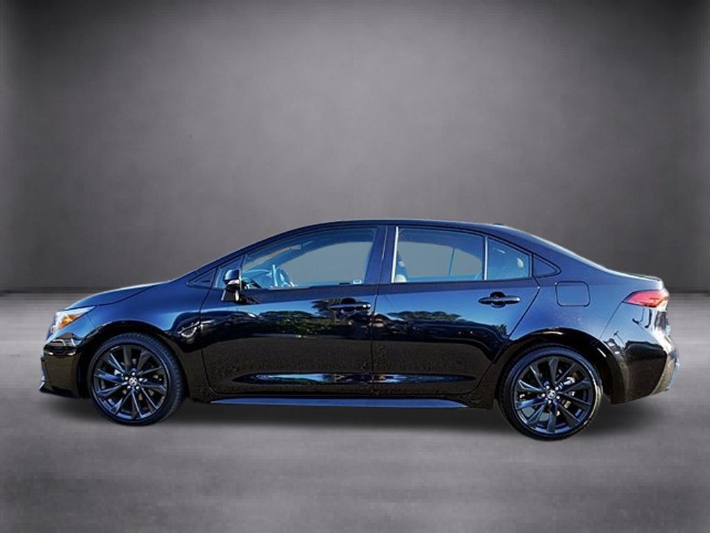Used 2026 Toyota Corolla SE w/ SE Package FWD image 9