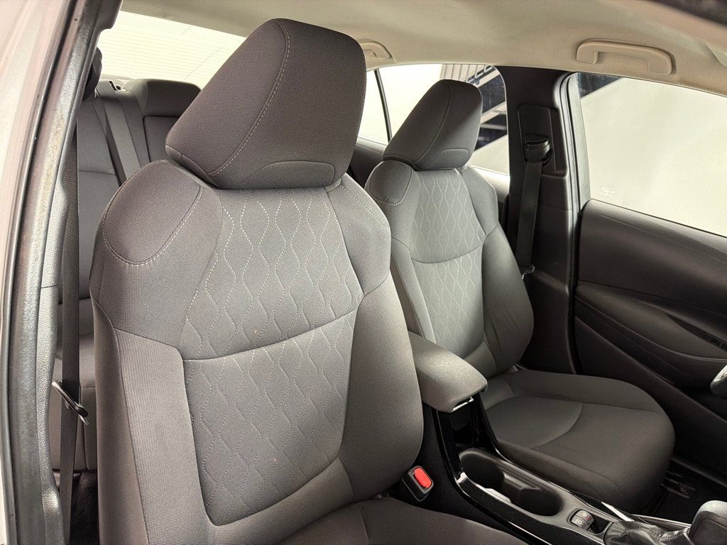 Used 2022 Toyota Corolla LE FWD image 23