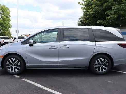 Certified 2026 Honda Odyssey EX-L image 2