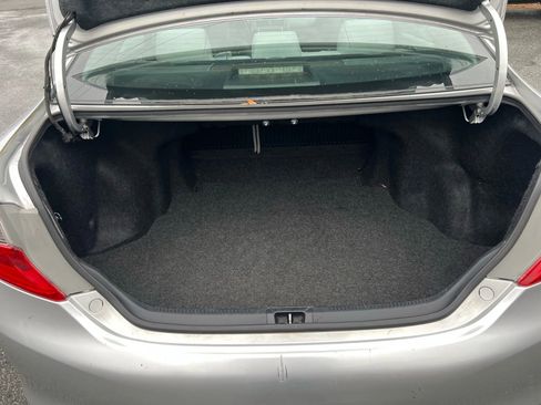 Used 2014 Toyota Camry LE image 9