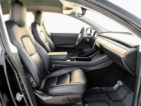 Used 2020 Tesla Model Y Long Range image 30