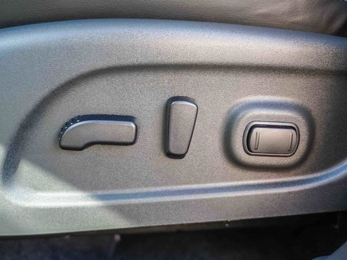 Used 2024 Nissan Murano SV w/ SV Midnight Edition Package image 13