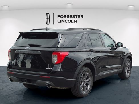 Used 2022 Ford Explorer XLT w/ Equipment Group 202A AWD/4WD image 3