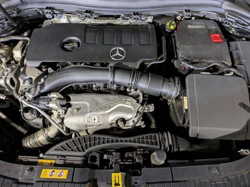 Used 2021 Mercedes-Benz GLA 250 4MATIC image 23