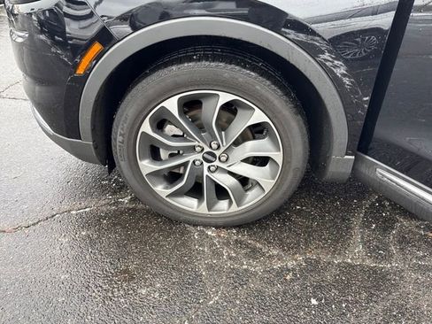 Certified 2022 Lincoln Nautilus Reserve w/ Luxury Package image 28