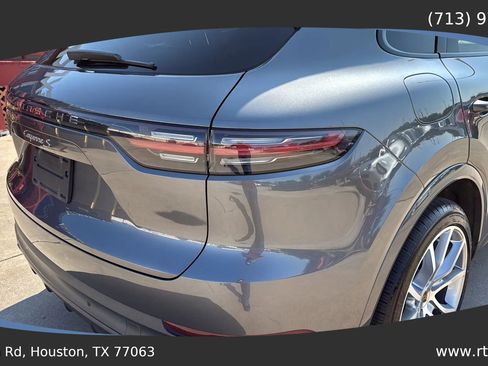 Used 2019 Porsche Cayenne S image 19