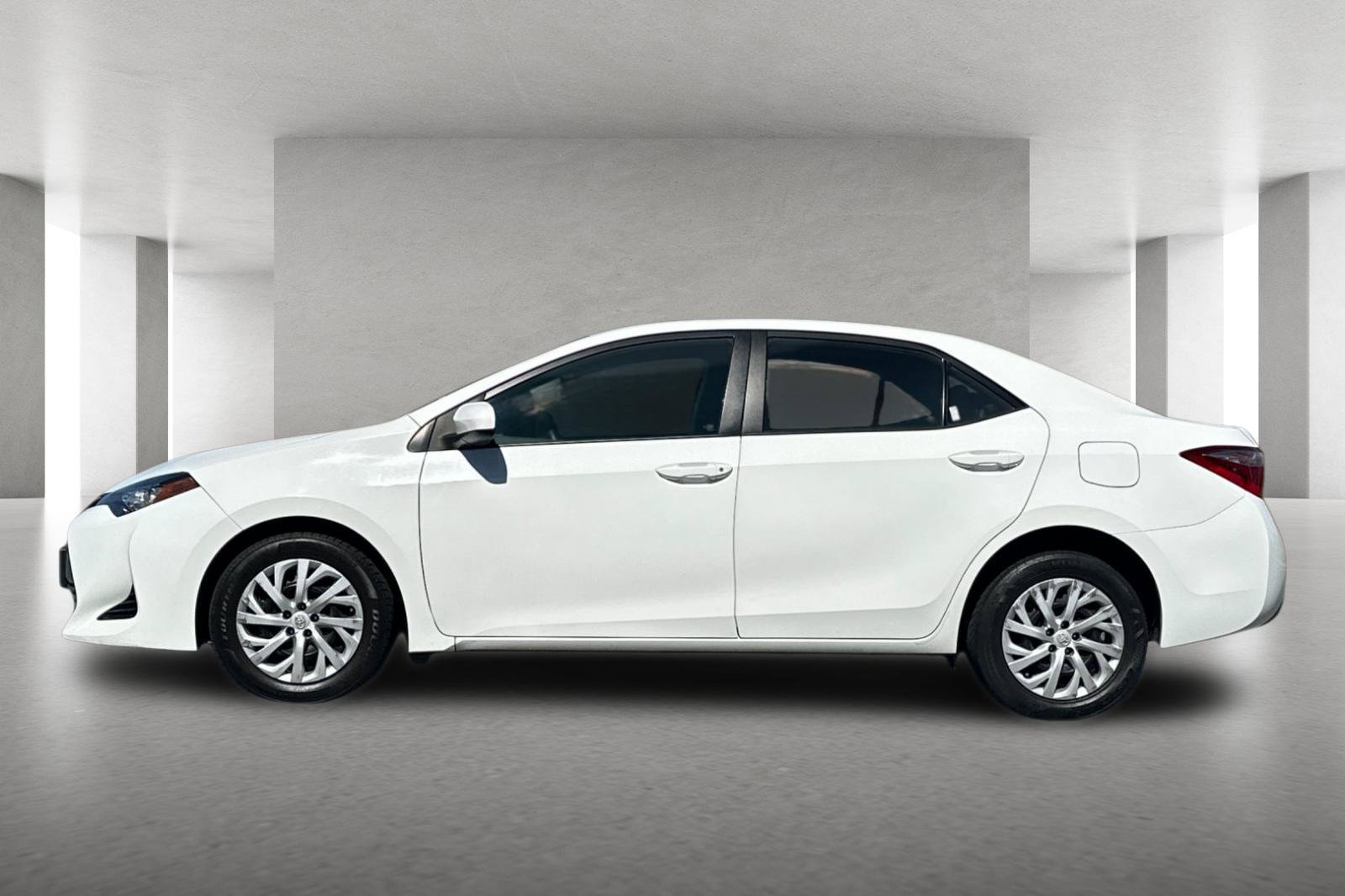Used 2017 Toyota Corolla LE FWD image 7
