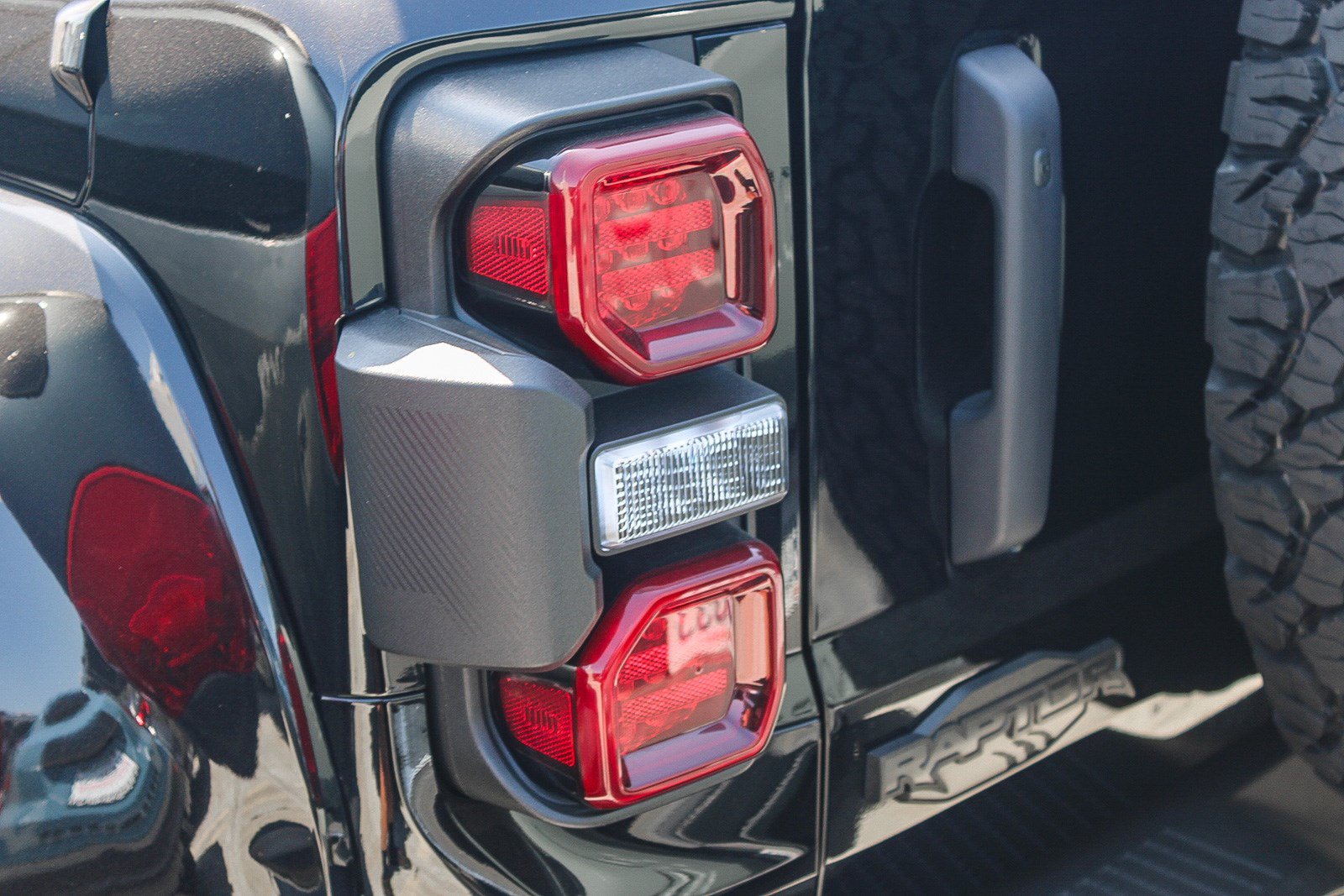 Used 2024 Ford Bronco Raptor AWD/4WD image 11