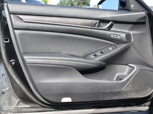 Used 2021 Honda Accord EX-L image 9