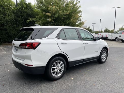 Used 2024 Chevrolet Equinox LS FWD image 9