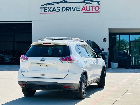 Used 2016 Nissan Rogue S w/ Appearance Package FWD image 9
