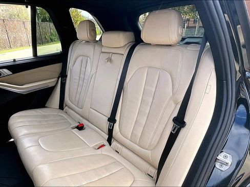 Used 2021 BMW X5 M50i AWD/4WD image 35