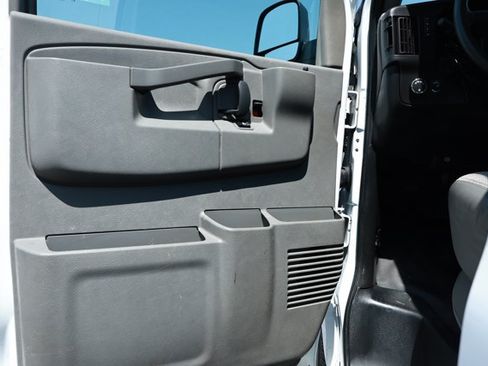 Used 2021 Chevrolet Express 2500 RWD image 19