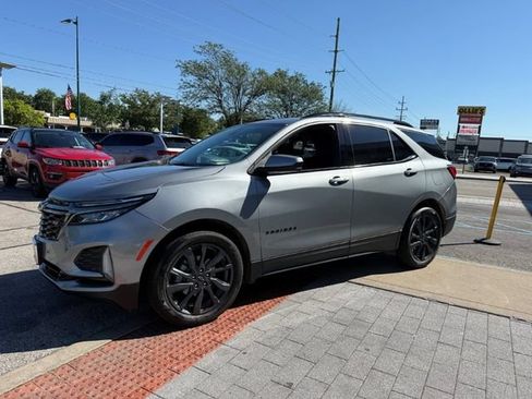 Used 2023 Chevrolet Equinox RS FWD image 3