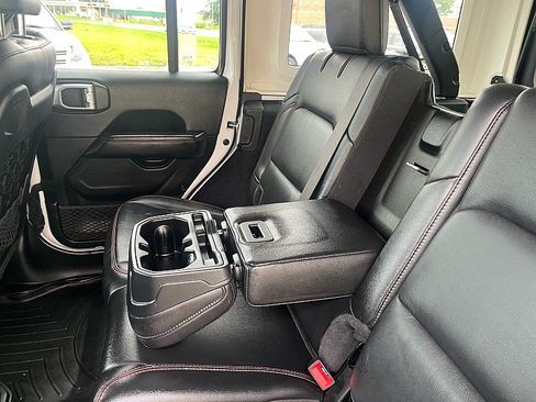 Used 2019 Jeep Wrangler Unlimited Rubicon AWD/4WD image 20