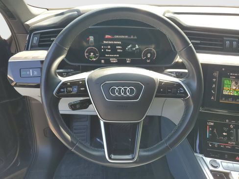 Used 2023 Audi e-tron Prestige w/ Prestige Package AWD/4WD image 29
