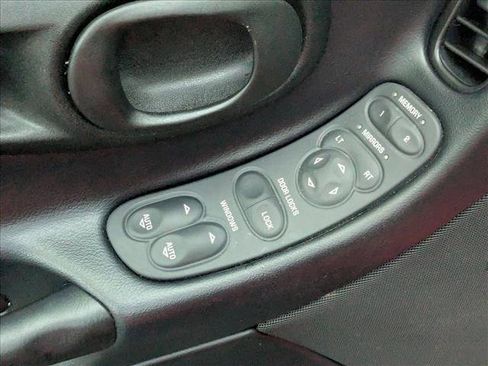 Used 1999 Chevrolet Corvette Convertible w/ Memory Pkg image 12