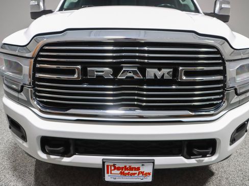 Used 2024 RAM 2500 Laramie AWD/4WD image 4